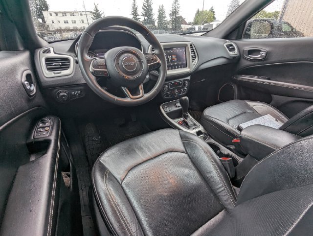 Used 2021 Jeep Compass Latitude FWD image 2