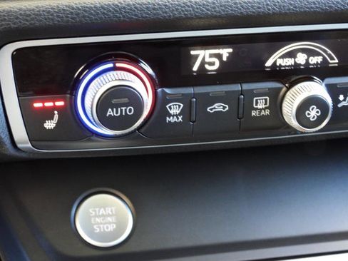 Used 2020 Audi Q3 2.0T Premium Plus w/ Premium Plus Package image 74