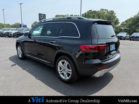Used 2022 Mercedes-Benz GLB 250 4MATIC image 6