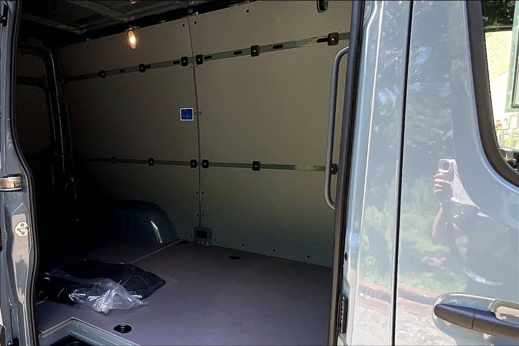 New 2026 Mercedes-Benz Sprinter 2500 image 9