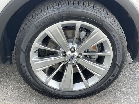 Used 2018 Ford Explorer Limited image 8