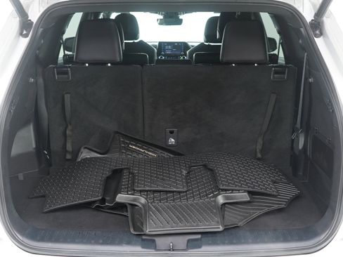 Used 2022 Toyota Highlander XSE image 17