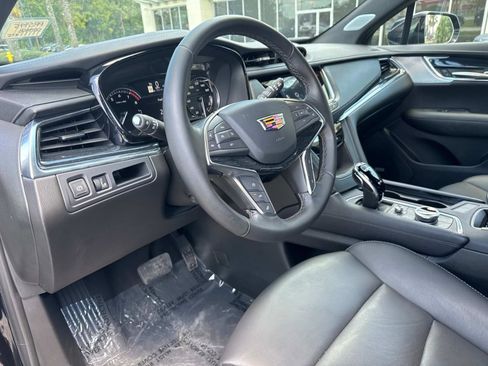 Used 2025 Cadillac XT5 Premium Luxury image 16