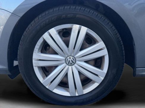 Used 2017 Volkswagen Jetta S image 32