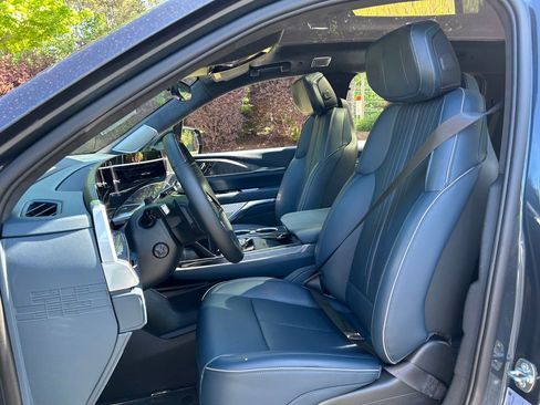 Used 2025 Cadillac Escalade IQ Luxury 2 w/ LPO, Premium Carpet Package AWD/4WD image 51