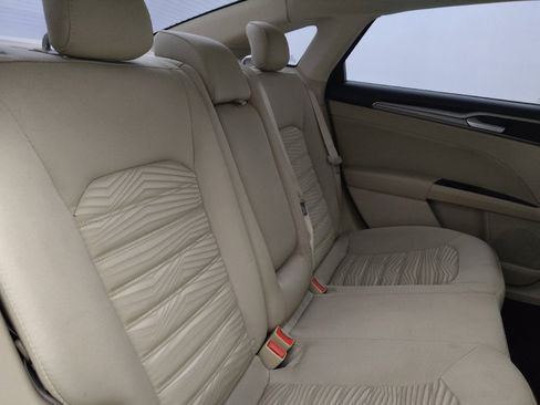 Used 2016 Ford Fusion SE FWD image 19