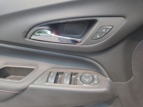 Used 2022 Chevrolet Equinox RS AWD/4WD image 30