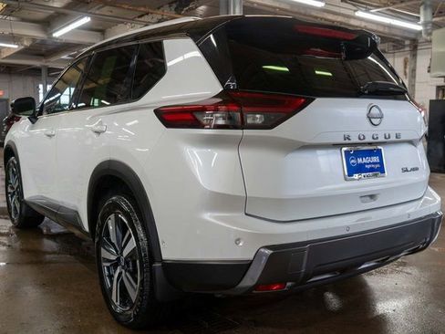 New 2024 Nissan Rogue SL w/ SL Premium Package AWD/4WD image 7