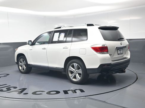 Used 2011 Toyota Highlander Limited w/ Tow Pkg AWD/4WD image 7