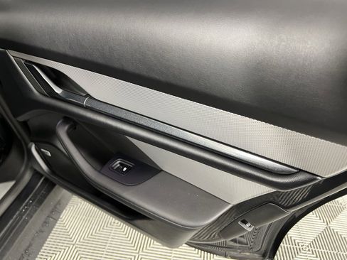 Used 2024 Porsche Taycan 4S image 32