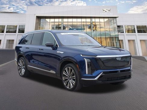 Certified 2026 Cadillac Vistiq Premium Luxury AWD/4WD image 3