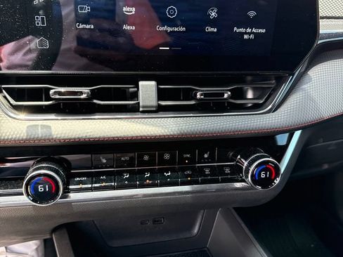 Used 2025 Chevrolet Equinox RS FWD image 11