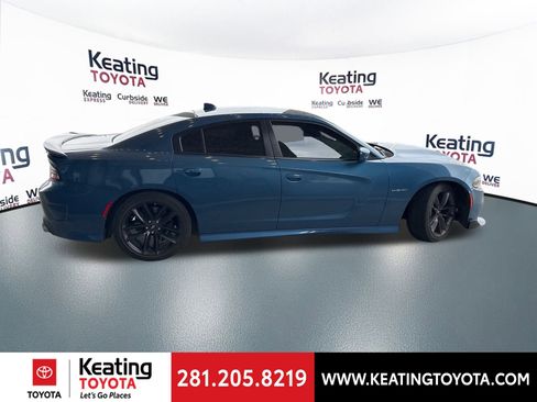 Used 2022 Dodge Charger R/T w/ Performance Handling Group image 2