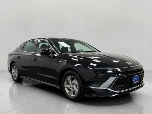 Certified 2025 Hyundai Sonata SE FWD image 1