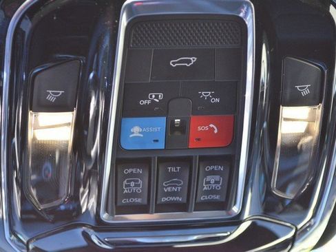 Used 2023 Jeep Grand Cherokee L Overland image 35