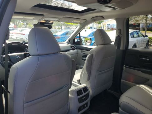 Used 2019 Honda Pilot Touring image 13