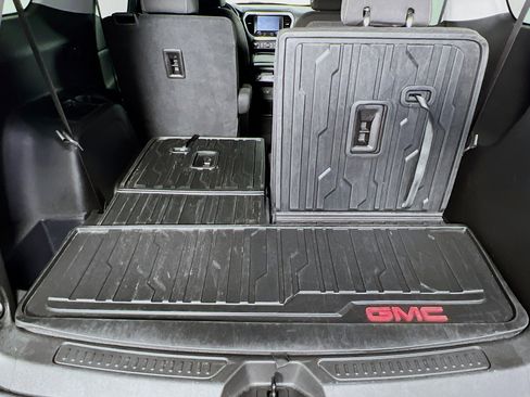 Used 2023 GMC Acadia SLE w/ LPO, Floor Liner Package image 24