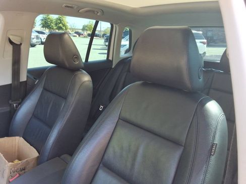 Used 2017 Volkswagen Tiguan SEL FWD image 23