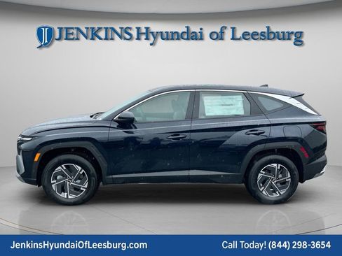 New 2026 Hyundai Tucson Blue SE image 9