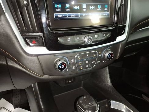 Used 2019 Chevrolet Traverse LT FWD image 22