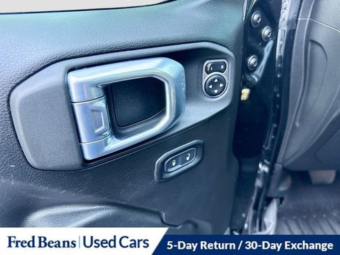 Used 2022 Jeep Gladiator Sport AWD/4WD image 18
