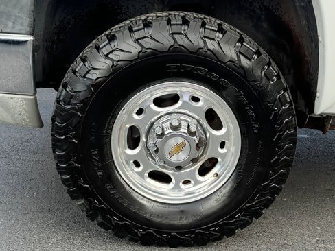 Used 2005 Chevrolet Silverado 2500 LS RWD image 10