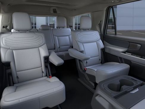 New 2025 Ford Expedition Platinum w/ Platinum Ultimate Package AWD/4WD image 11