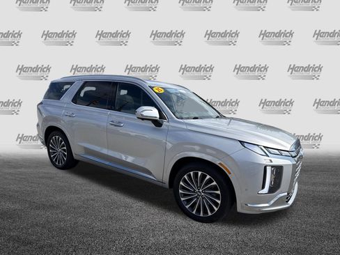 Used 2025 Hyundai Palisade Calligraphy AWD/4WD image 2