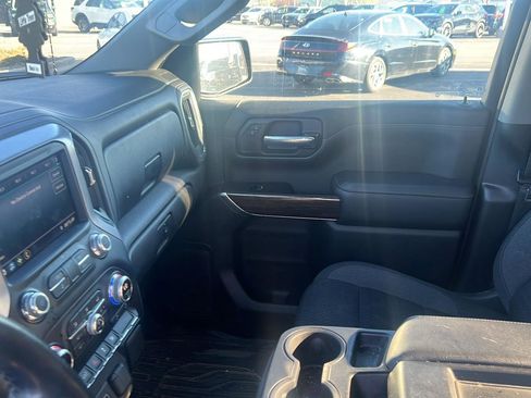 Used 2020 GMC Sierra 1500 Elevation w/ Elevation Value Package image 18