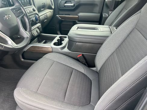 Used 2022 Chevrolet Silverado 1500 LT Trail Boss AWD/4WD image 11