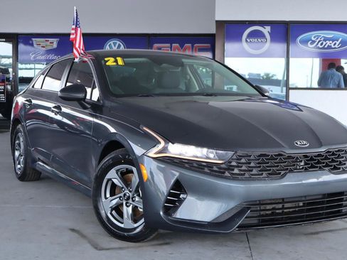 Used 2021 Kia K5 LXS image 2