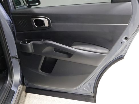 Used 2023 Kia Sorento LX FWD image 21