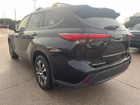Used 2021 Toyota Highlander XLE image 6