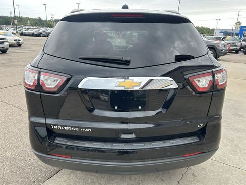 Used 2017 Chevrolet Traverse LT w/ Style and Technology Package AWD/4WD image 6