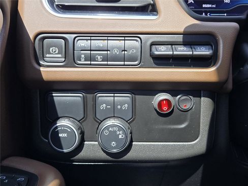 Used 2022 Chevrolet Tahoe High Country image 22