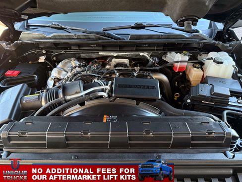 Used 2024 GMC Sierra 3500 SLT w/ SLT Premium Package image 13