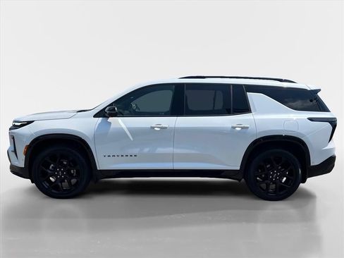 Used 2025 Chevrolet Traverse RS AWD/4WD image 2
