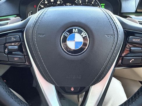 Used 2019 BMW 530i xDrive w/ Convenience Package image 25