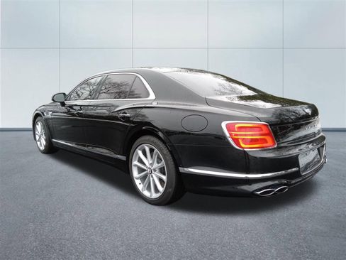 Used 2023 Bentley Flying Spur Plug-In Hybrid image 3