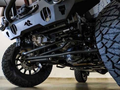 Used 2025 Jeep Wrangler Unlimited Rubicon w/ Technology Group image 74