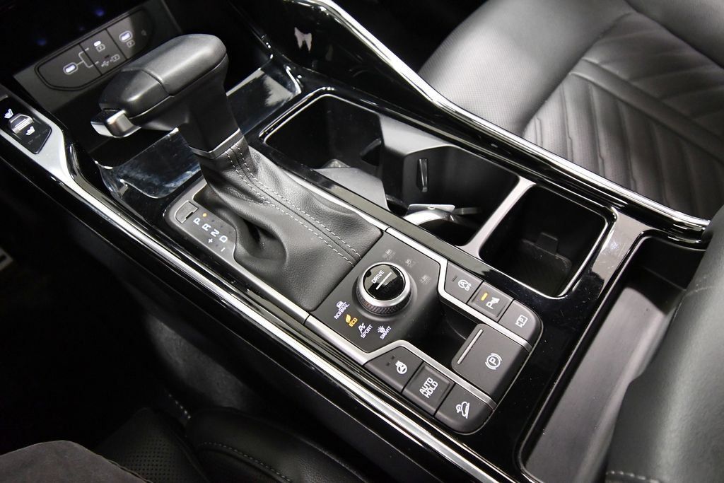 Certified 2026 Kia Sorento SX Prestige AWD/4WD image 28