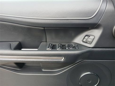 Used 2024 Ford Expedition Max XLT image 17