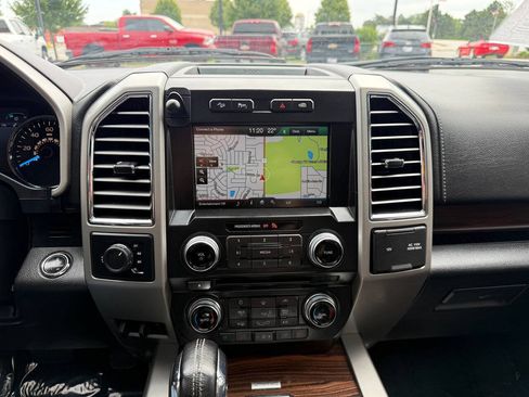 Used 2015 Ford F150 Lariat w/ Equipment Group 502A Luxury AWD/4WD image 15