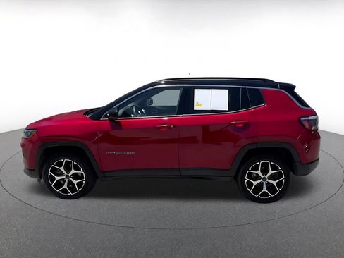 Used 2025 Jeep Compass Limited AWD/4WD image 9