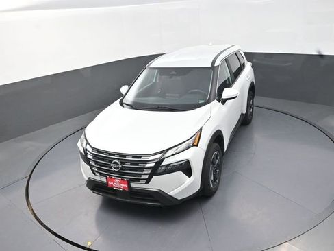 Used 2024 Nissan Rogue SV AWD/4WD image 27