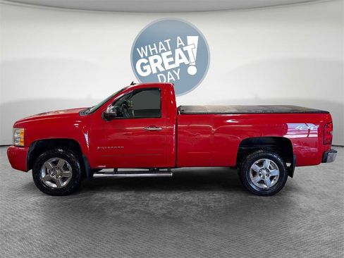 Used 2011 Chevrolet Silverado 1500 LT w/ Chrome Essentials Package image 7