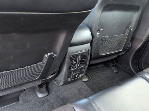 Used 2022 Jeep Grand Cherokee Laredo X RWD image 32
