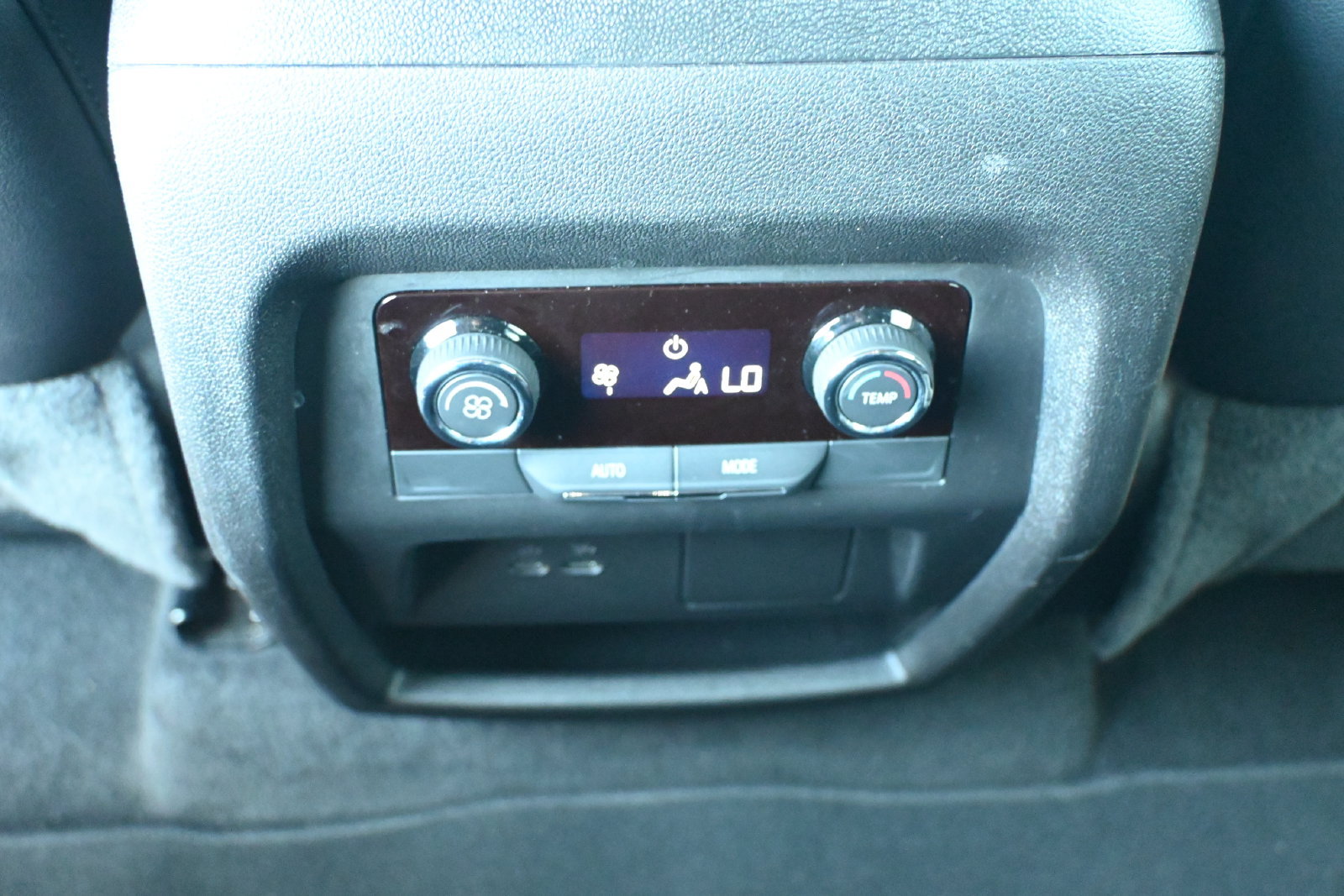 Used 2026 Chevrolet Traverse LT FWD image 24