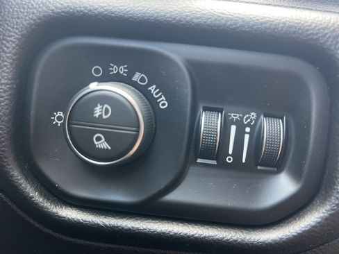 Used 2019 RAM 1500 Big Horn image 40