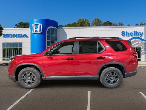 New 2025 Honda Pilot TrailSport image 5